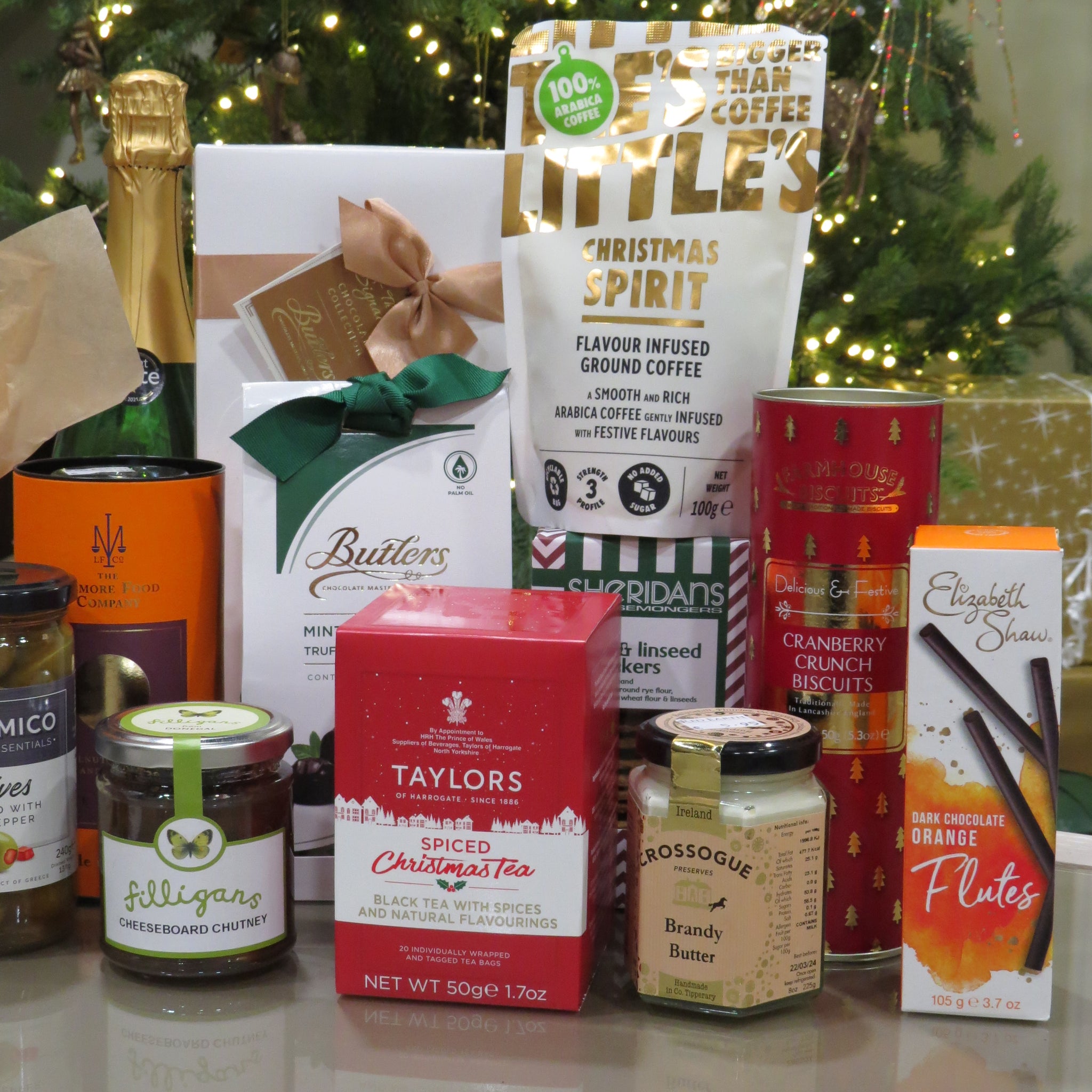 Red Earth Festive Favourites Food Hamper